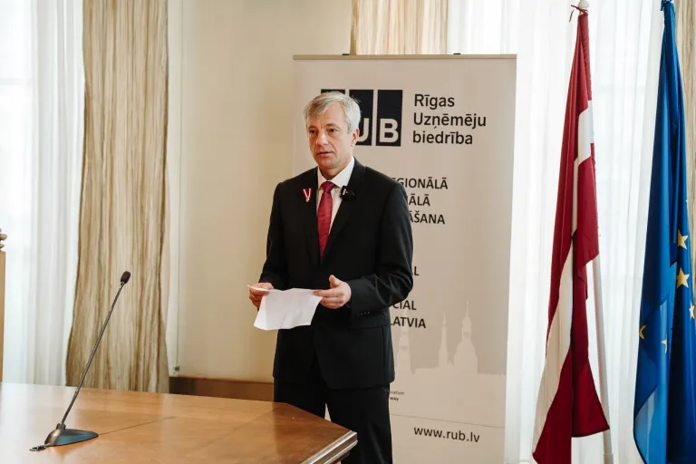 Aizvadītas diskusijas par sociālā dialoga attīstību